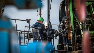 Фото - «Газпром нефть» отметила отсутствие влияния эмбарго ЕС на добычу нефти в РФ