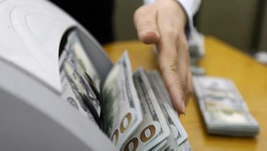 Фото - Аналитики посоветовали россиянам оставить часть активов в долларах
