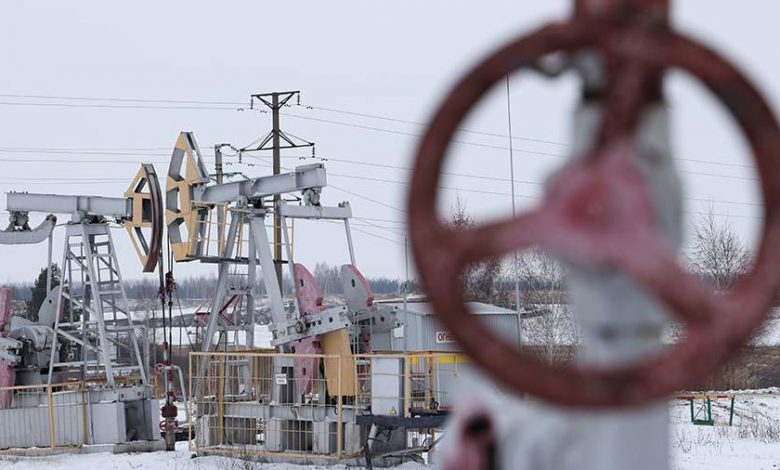 Фото - Bloomberg узнало об обсуждении потолка цен на нефть из РФ на уровне $65-70